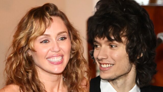 Miley Cyrus supostamente noiva de Maxx Morando
| cinetotal.com.br