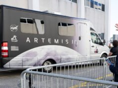 NASA reembala Boeing Starliner Astrovan II para passeio Artemis II até a plataforma de lançamento
| cinetotal.com.br NASA reembala Boeing Starliner Astrovan II para passeio Artemis II até a plataforma de lançamento
| cinetotal.com.br