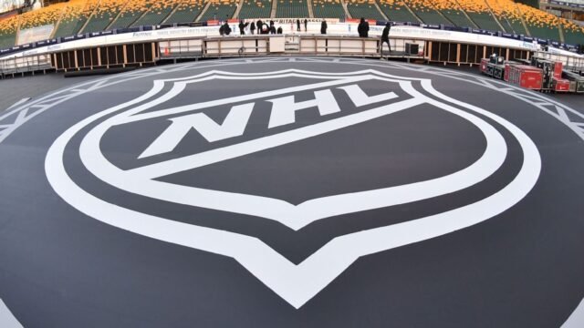 NHL para equipes: capacetes obrigatórios nos aquecimentos | cinetotal.com.br NHL para equipes: capacetes obrigatórios nos aquecimentos
| cinetotal.com.br