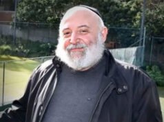 Novo vídeo mostra casal de idosos tentando tirar a arma do atirador de Bondi
| cinetotal.com.br Novo vídeo mostra casal de idosos tentando tirar a arma do atirador de Bondi
| cinetotal.com.br