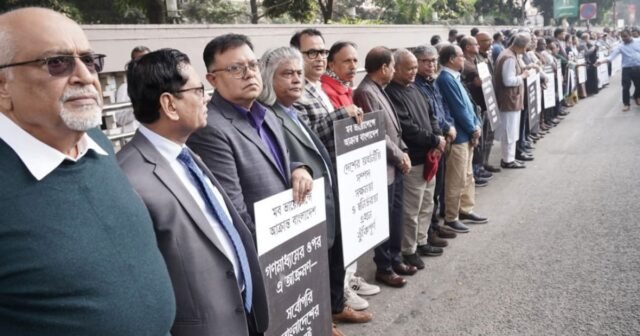 Nurul Kabir: Ataque a Prothom Alo, The Daily Star uma 'tentativa medieval de queimar e matar'
| cinetotal.com.br