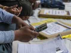 O CEO diz aos BLOs de Bengala Ocidental para verificar novamente os formulários e excluir eleitores mortos ou ausentes até 11 de dezembro
| cinetotal.com.br O CEO diz aos BLOs de Bengala Ocidental para verificar novamente os formulários e excluir eleitores mortos ou ausentes até 11 de dezembro
| cinetotal.com.br