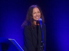 O brilho eterno de Susanna Hoffs brilha no show íntimo de Connecticut: resenha + fotos
| cinetotal.com.br O brilho eterno de Susanna Hoffs brilha no show íntimo de Connecticut: resenha + fotos
| cinetotal.com.br