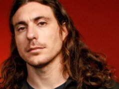 O diretor de ‘Agon’, Giulio Bertelli, sobre como conseguiu que Mubi embarcasse em seu drama alegórico excêntrico sobre esportes, tecnologia e guerra
| cinetotal.com.br O diretor de 'Agon', Giulio Bertelli, sobre como conseguiu que Mubi embarcasse em seu drama alegórico excêntrico sobre esportes, tecnologia e guerra
| cinetotal.com.br