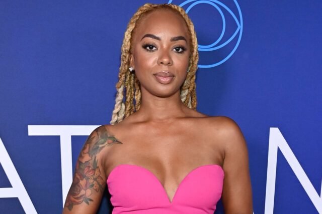 O ex-aluno do “Big Brother” Mickey Lee está em 'estado O ex-aluno do “Big Brother” Mickey Lee está em 'estado crítico' depois de sofrer uma 'série de paradas cardíacas'
| cinetotal.com.br