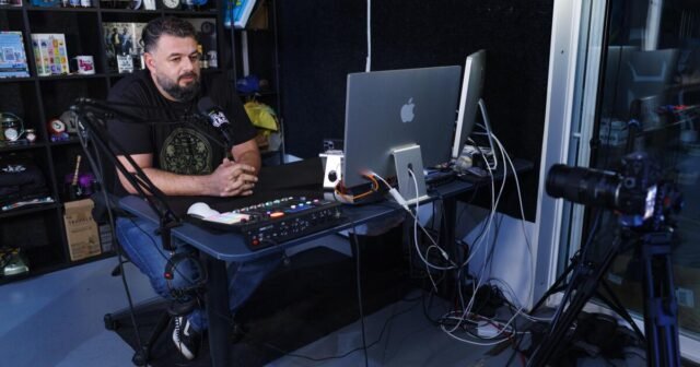 O ex-paisagista por trás do diário de deportação que LA O ex-paisagista por trás do diário de deportação que LA nunca quis
| cinetotal.com.br