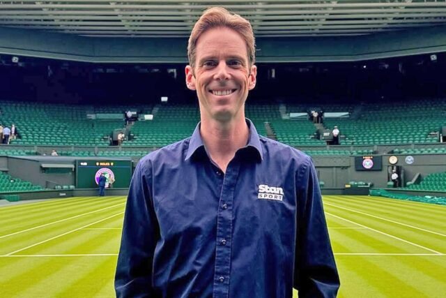 O repórter esportivo Duncan McKenzie-McHarg morre aos 41 anos após cair de um prédio, família em 'choque inimaginável'
| cinetotal.com.br