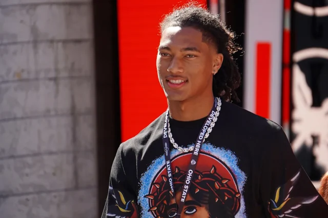 OSU WR Jeremiah Smith pede que Chris Henry Jr. assine como Buckeye
| cinetotal.com.br