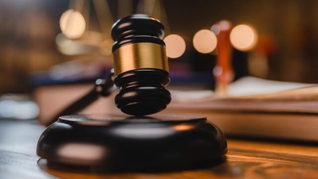 Os infratores econômicos que fugiram do país devem 39.000 milhões de dólares aos bancos indianos?
| cinetotal.com.br