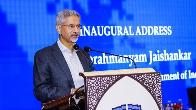 Os países que criam obstáculos ao fluxo de talentos através das fronteiras serão 'perdedores líquidos': Jaishankar sobre questões ligadas à imigração, vistos H-1B
| cinetotal.com.br