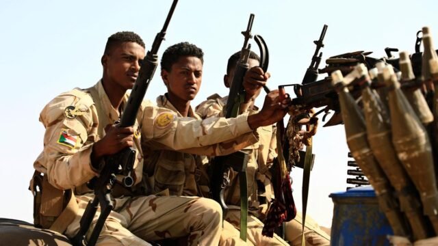 Os paramilitares RSF do Sudão afirmam que assumiram o controle da cidade estratégica do Kordofan Ocidental
| cinetotal.com.br