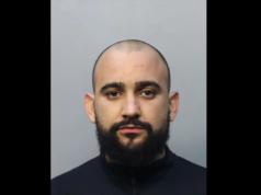 Pai da Flórida acusado de roubar 400 libras de abacates de uma fazenda para pagar os presentes de Natal de seus filhos
| cinetotal.com.br Pai da Flórida acusado de roubar 400 libras de abacates de uma fazenda para pagar os presentes de Natal de seus filhos
| cinetotal.com.br