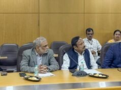 Painel de inspeção para avaliar o Estádio Chinnaswamy para o Troféu Vijay Hazare
| cinetotal.com.br Painel de inspeção para avaliar o Estádio Chinnaswamy para o Troféu Vijay Hazare
| cinetotal.com.br