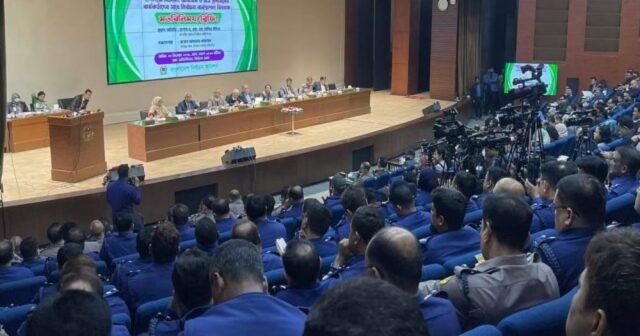 Polícia aconselha reforçar a supervisão bancária móvel antes das eleições Polícia aconselha reforçar a supervisão bancária móvel antes das eleições nacionais
| cinetotal.com.br