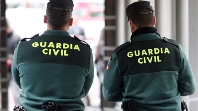 Polícia espanhola cerca suspeitos barricados após dois alemães serem mortos em espancamento brutal
| cinetotal.com.br