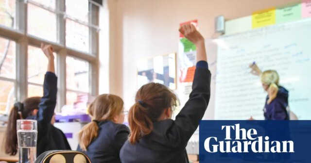 Professores e pais na Inglaterra: gostariam que uma semana de Professores e pais na Inglaterra: gostariam que uma semana de trabalho de quatro dias fosse introduzida na sua escola?
| cinetotal.com.br