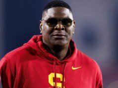 Raiva da rivalidade! A lenda da USC, Keyshawn Johnson, incendeia Lincoln Riley e Trojans pelo cancelamento dos jogos de Notre Dame
| cinetotal.com.br Raiva da rivalidade! A lenda da USC, Keyshawn Johnson, incendeia Lincoln Riley e Trojans pelo cancelamento dos jogos de Notre Dame
| cinetotal.com.br