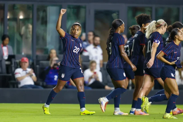 Relatório: Catarina Macario, atacante do USWNT e do Chelsea, atraiu Relatório: Catarina Macario, atacante do USWNT e do Chelsea, atraiu o interesse de vários times da NWSL
| cinetotal.com.br