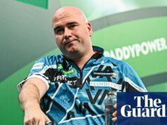 Rob Cross fala sobre dificuldades após vitória no segundo turno contra Ian White
| cinetotal.com.br Rob Cross fala sobre dificuldades após vitória no segundo turno contra Ian White
| cinetotal.com.br
