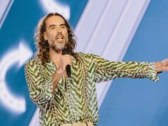 Russell Brand é atingido por novas acusações de agressão sexual após aparecer no evento Turning Point USA
| cinetotal.com.br Russell Brand é atingido por novas acusações de agressão sexual após aparecer no evento Turning Point USA
| cinetotal.com.br