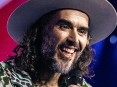 Russell Brand enfrenta novas acusações de agressão sexual na Inglaterra
| cinetotal.com.br Russell Brand enfrenta novas acusações de agressão sexual na Inglaterra
| cinetotal.com.br