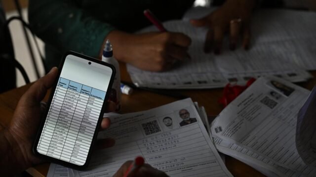 SIR em Gujarat: Mais de 17 lakh eleitores falecidos encontrados SIR em Gujarat: Mais de 17 lakh eleitores falecidos encontrados nos cadernos eleitorais
| cinetotal.com.br