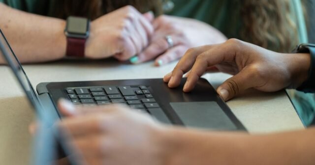 Seus alunos de repente começaram a tirar A. Uma ferramenta de IA do Google foi longe demais?
| cinetotal.com.br