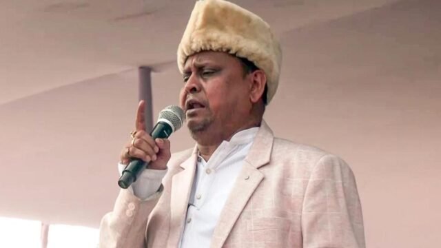 Suspenso Trinamool MLA Humayun Kabir anuncia planos para criar um novo partido político
| cinetotal.com.br