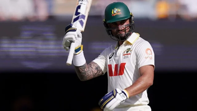 The Ashes: Austrália correndo em resposta ao 334 da Inglaterra The Ashes: Austrália correndo em resposta ao 334 da Inglaterra
| cinetotal.com.br