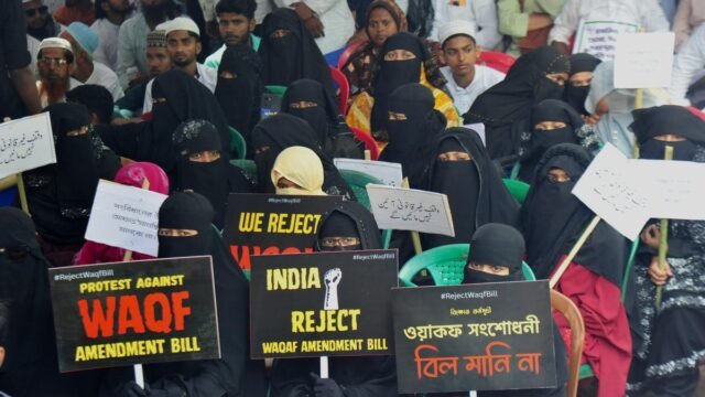 Tribunal concede pena de prisão perpétua para 13 pessoas no linchamento de dupla de pai e filho em Murshidabad
| cinetotal.com.br