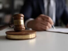 Tribunal de Surat mantém ‘diksha’ da menina jainista depois que pai move apelo
| cinetotal.com.br Tribunal de Surat mantém 'diksha' da menina jainista depois que pai move apelo
| cinetotal.com.br