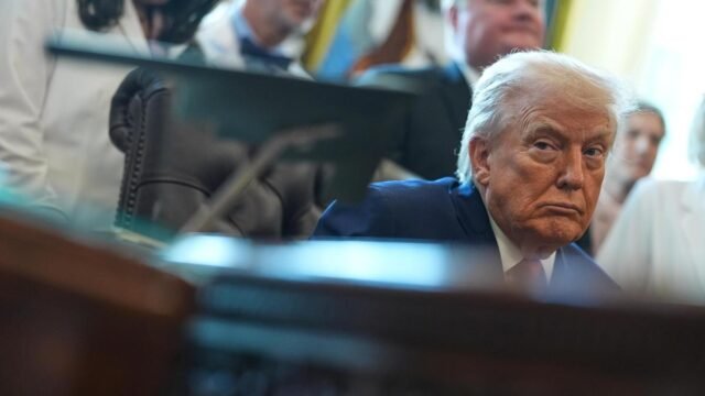 Trump substituirá quase 30 diplomatas de carreira em cargos de embaixador por aliados do “América Primeiro”
| cinetotal.com.br