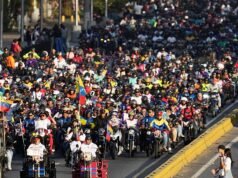 Venezuela: apoiadores do governo realizam manifestações de motocicletas em Caracas por causa da interferência dos EUA
| cinetotal.com.br Venezuela: apoiadores do governo realizam manifestações de motocicletas em Caracas por causa da interferência dos EUA
| cinetotal.com.br
