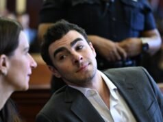 Vídeo mostra Luigi Mangione dizendo que não queria conversar. A polícia continuou fazendo perguntas
| cinetotal.com.br Vídeo mostra Luigi Mangione dizendo que não queria conversar. A polícia continuou fazendo perguntas
| cinetotal.com.br