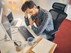 Vídeo viral pergunta se você aceitaria um emprego de escritório de US$ 240.000 ou um cargo remoto de US$ 120.000
| cinetotal.com.br Vídeo viral pergunta se você aceitaria um emprego de escritório de US$ 240.000 ou um cargo remoto de US$ 120.000
| cinetotal.com.br