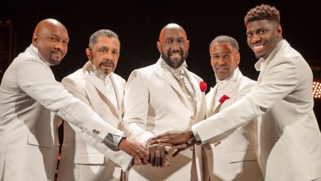 'Viemos ver Otis': Temptations' Otis Williams reflete sobre Marvin Gaye 'Viemos ver Otis': Temptations' Otis Williams reflete sobre Marvin Gaye e os Leões antes da apresentação do TNF
| cinetotal.com.br