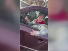 ASSISTIR: Vídeo de celular do policial mostra o momento do tiro fatal de Renee Good
| cinetotal.com.br ASSISTIR: Vídeo de celular do policial mostra o momento do tiro fatal de Renee Good
| cinetotal.com.br